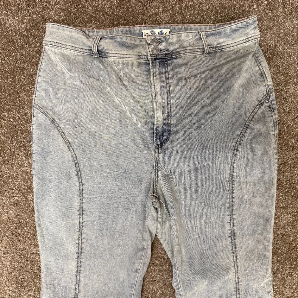 We The Free Crvy Flared Leg Jeans Womens 34 Light Blue Cotton Stretch Frayed Hem - Picture 2 of 16